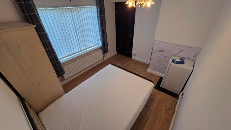 Double Off-Suite image 3